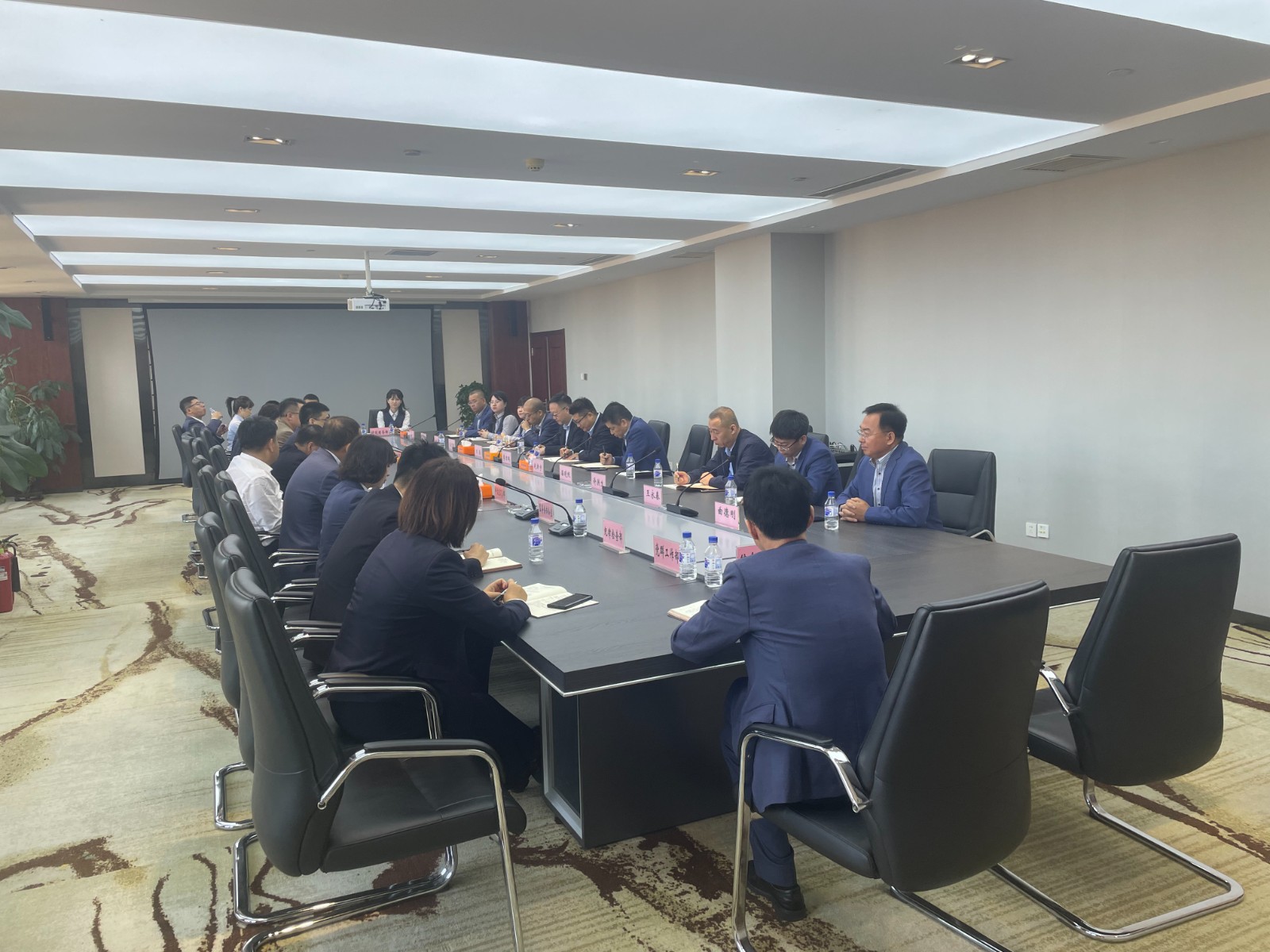 1698051373944547.jpg dc477aa5552b6e62395323e6bb72d3a.jpg